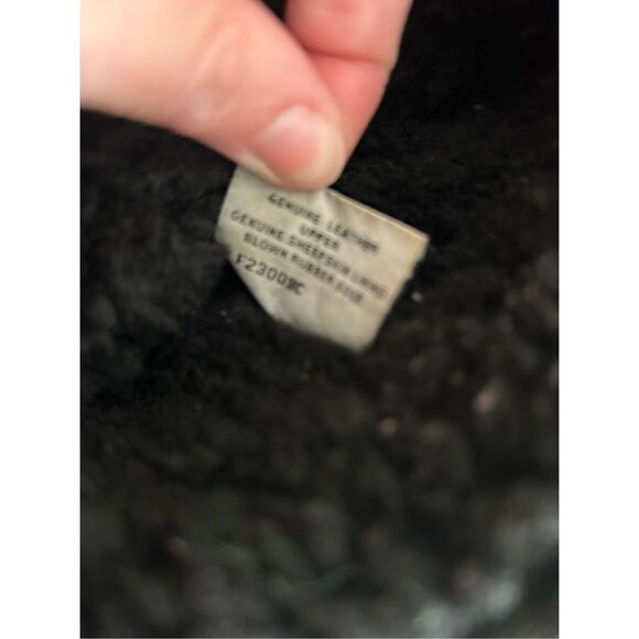 UGG Australia Classic Short Boots in Black, Winter Shearling, Size 8 - Picture 6 of 9